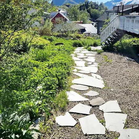 Lovely 1 Bedroom Downstairs Condo With Free Parking Place Svolvaer Exterior photo