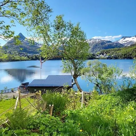 Lovely 1 Bedroom Downstairs Condo With Free Parking Place Svolvaer Exterior photo