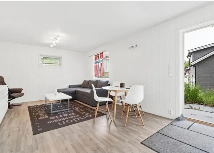 Lovely 1 Bedroom Downstairs Condo With Free Parking Place