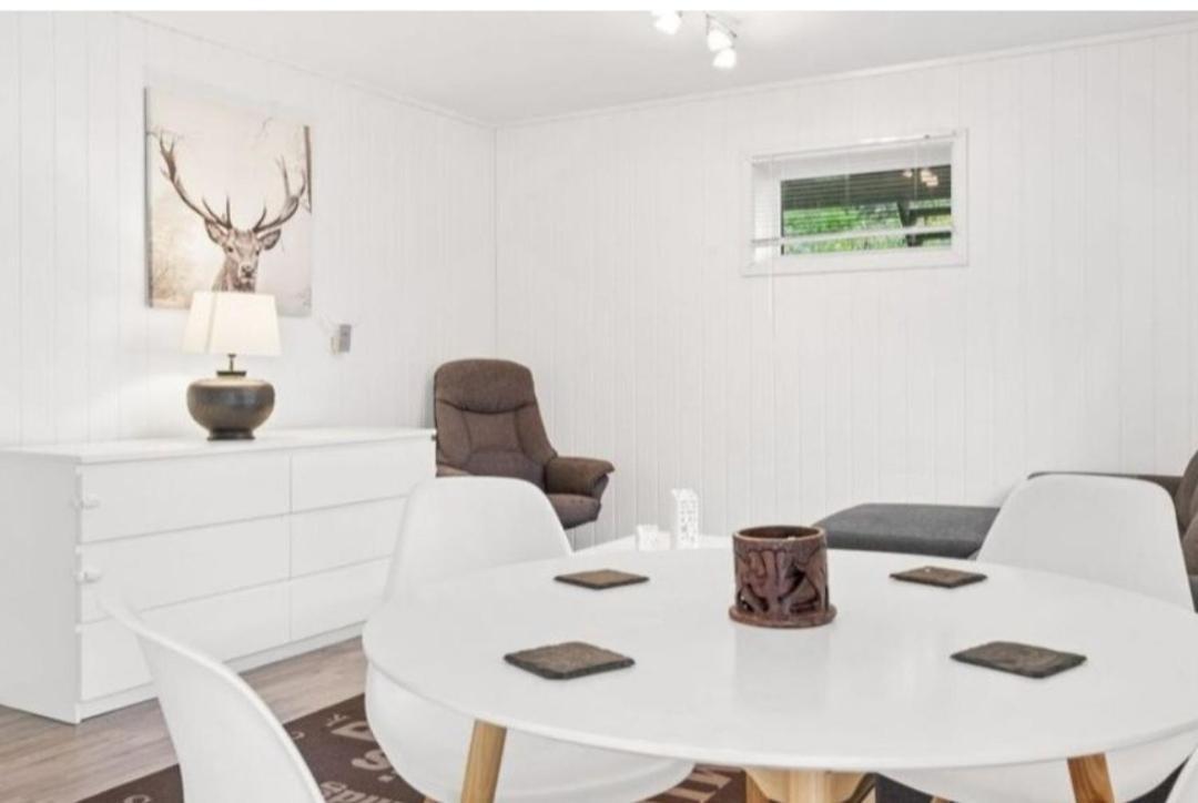 Apartment Lovely 1 Bedroom Downstairs With Free Parking Place